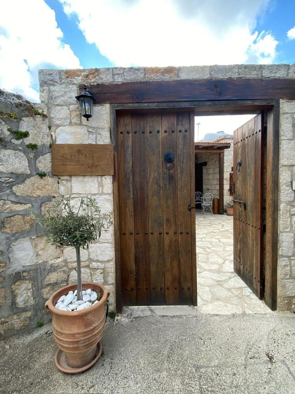 Spiti Calliope Kathikas Luaran gambar